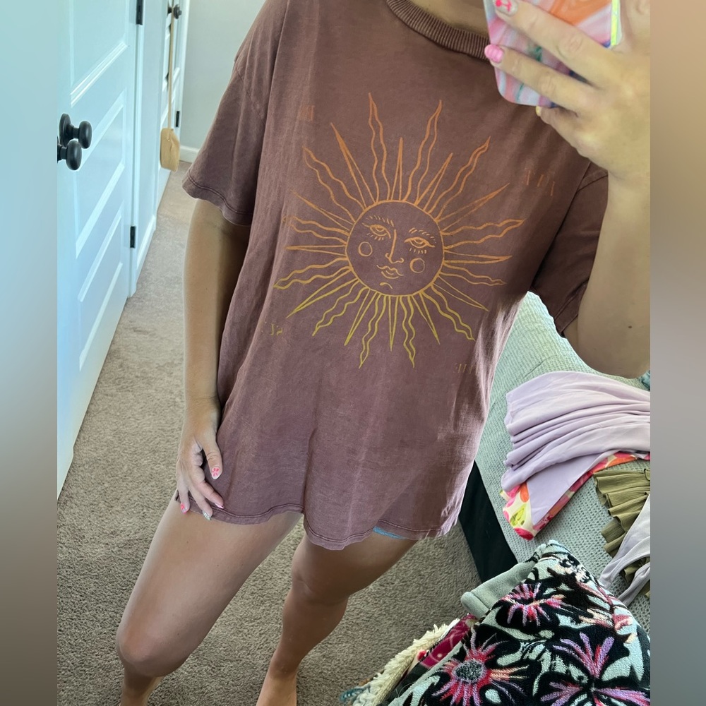 American Eagle Women’s Oversized Graphic T-Shirt Size Small